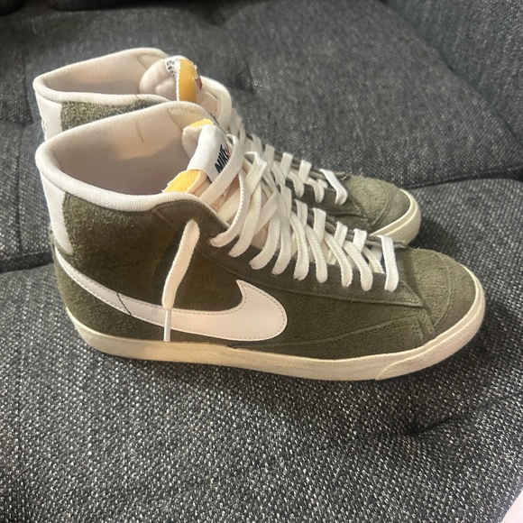 Blazer Mid '77 Vintage Sneaker (Women) - Picture 2 of 6